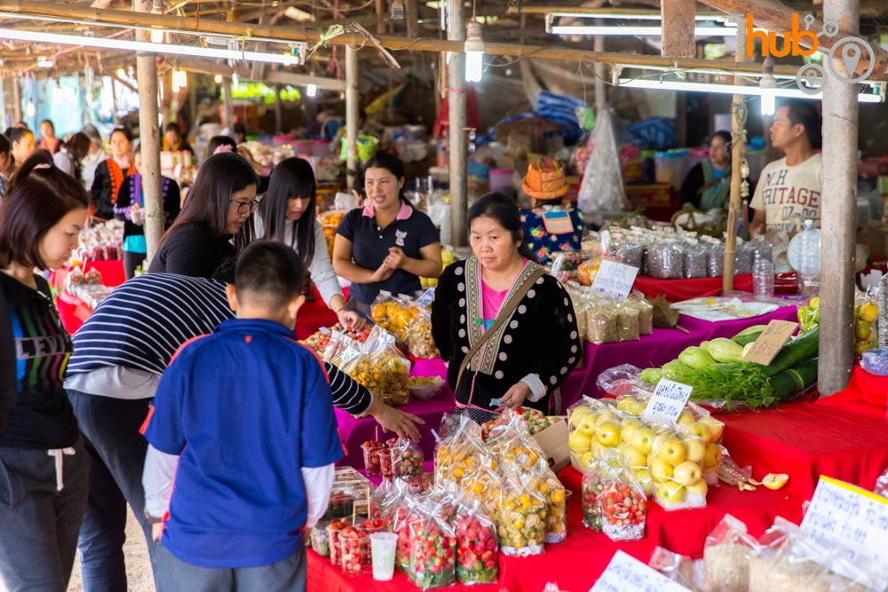 The local aren hill tribes set up a market to sell their produce to visitors to Doi Inthanon
