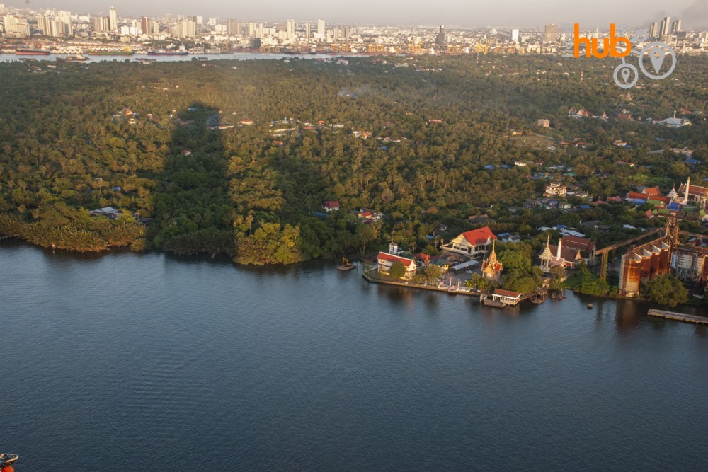 Looking across the Chao Phraya  to Bang Khachao. Such a contrast to the metropolis beyond!