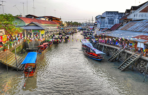 Amphawa Floating Market