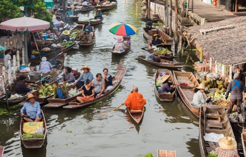 <p><strong><strong>Amphawa and Tha Kha Floating market tour</strong></strong></p>
