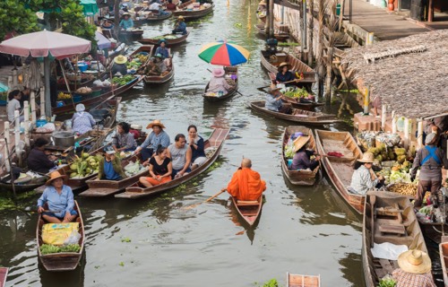 <p><strong><strong>Amphawa and Tha Kha Floating market tour</strong></strong></p>
