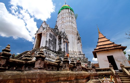 <p><strong>Ayutthaya and Bang Pa In Summer Palace</strong></p>
